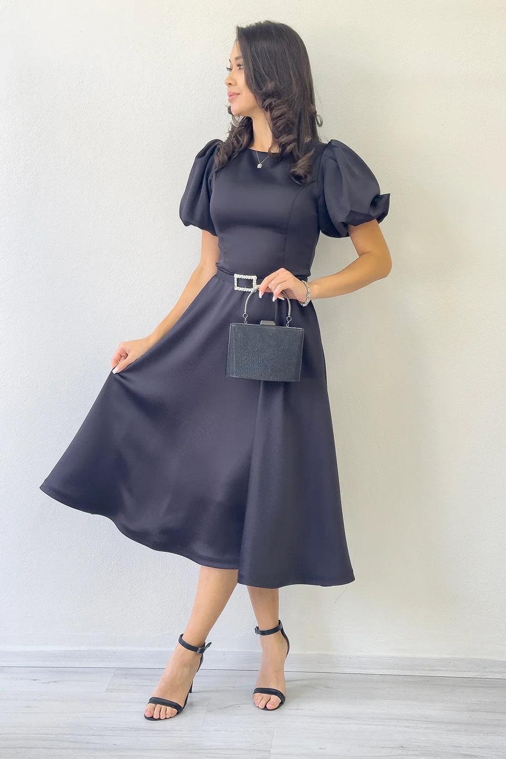 Kadın Siyah Balon Kol Taş Kemerli Midi Boy Saten Abiye Elbise