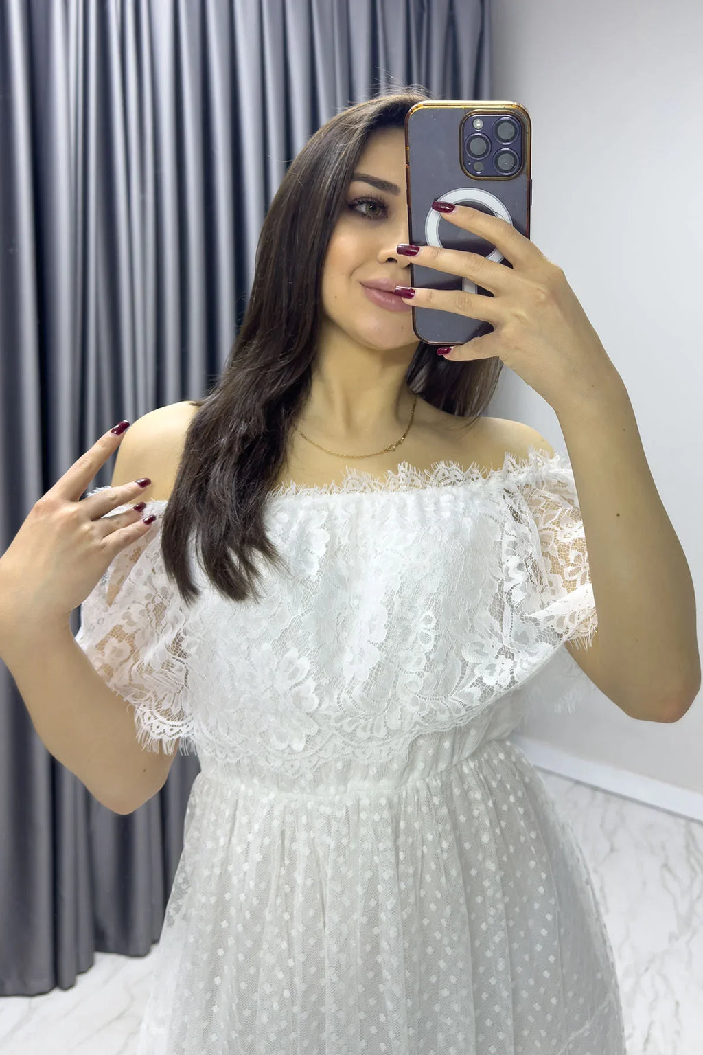 Beyaz Güpür Detay Carmen Yaka Madonna Büyük Beden Elbise

