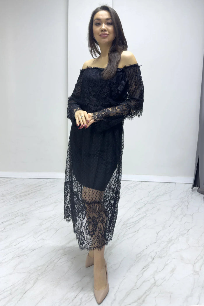 Siyah Uzun Kol Tül Carmen Madonna Yaka Güpür Büyük Beden Elbise

