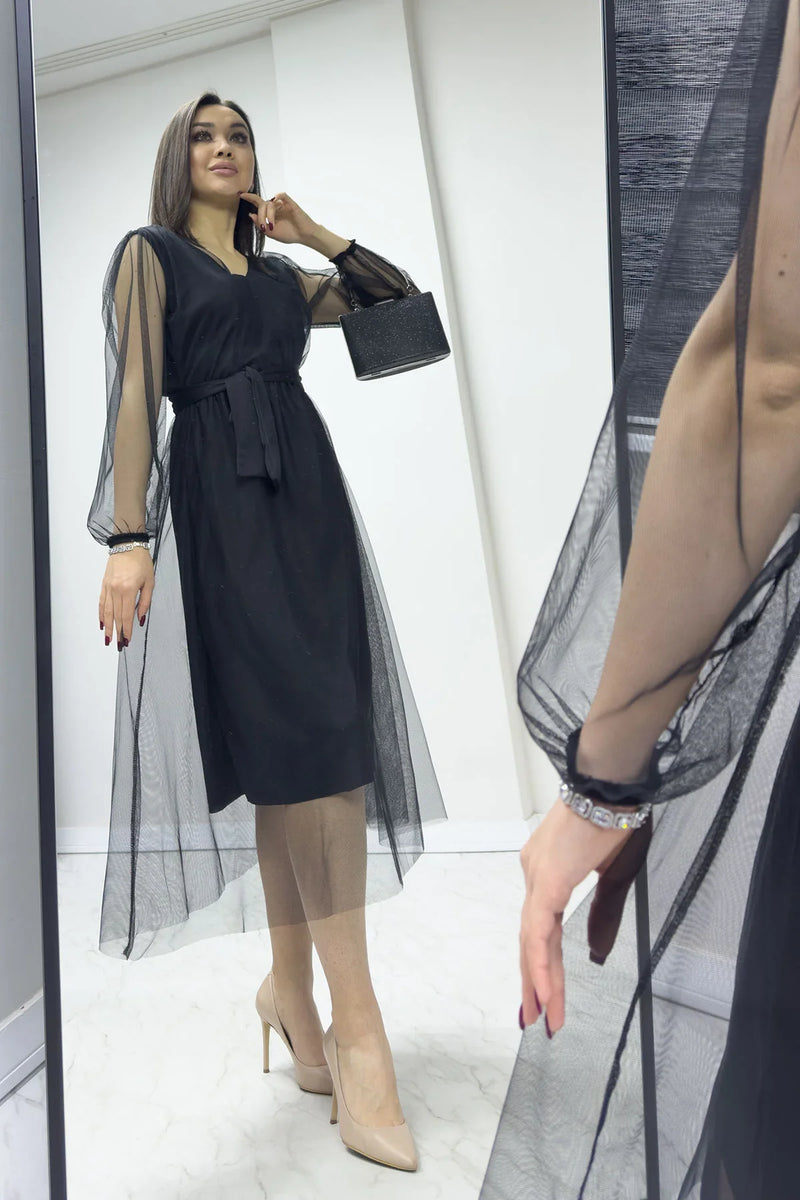 Siyah V Yaka Tül Kloş Büyük Beden Elbise

