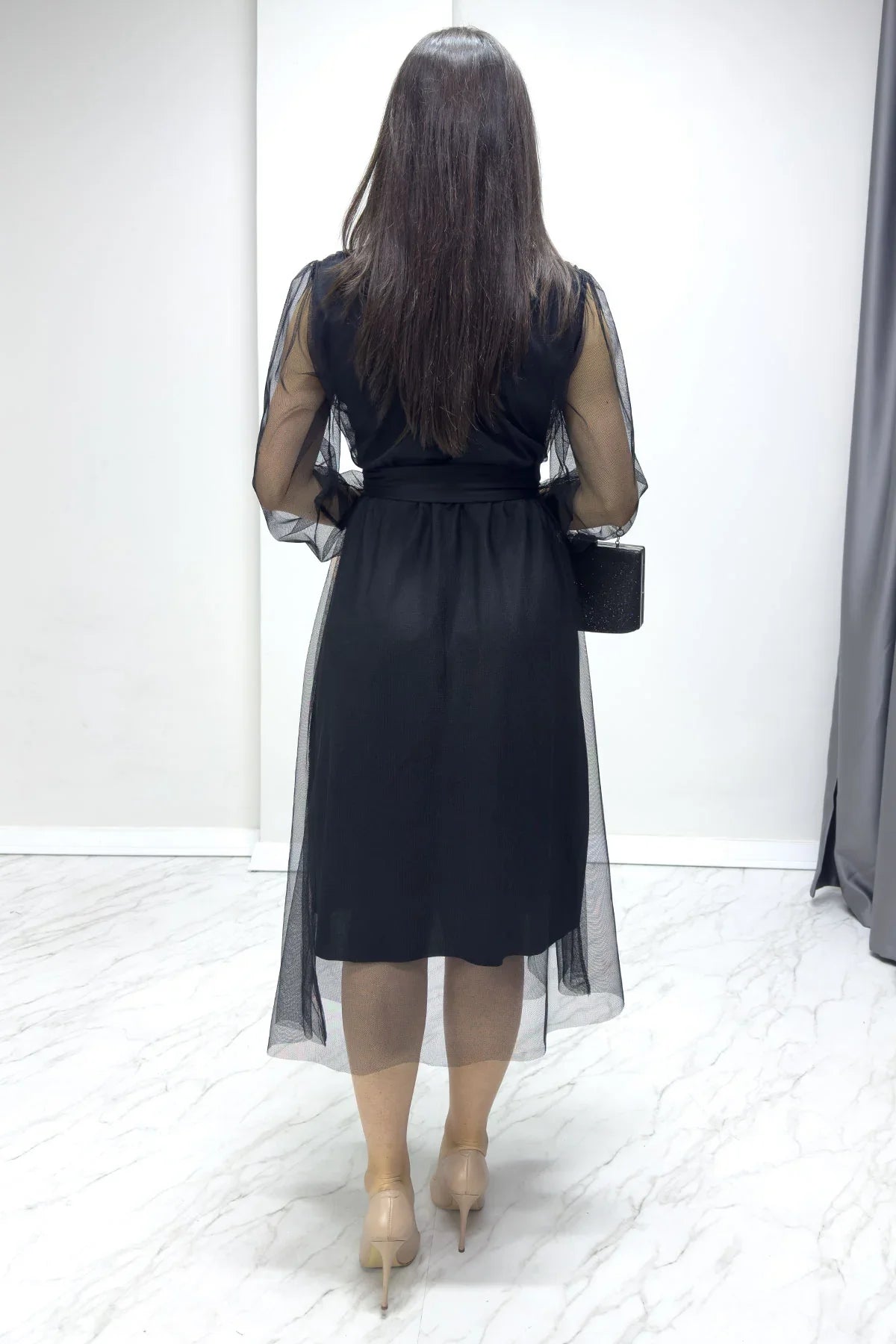 Siyah V Yaka Tül Kloş Büyük Beden Elbise

