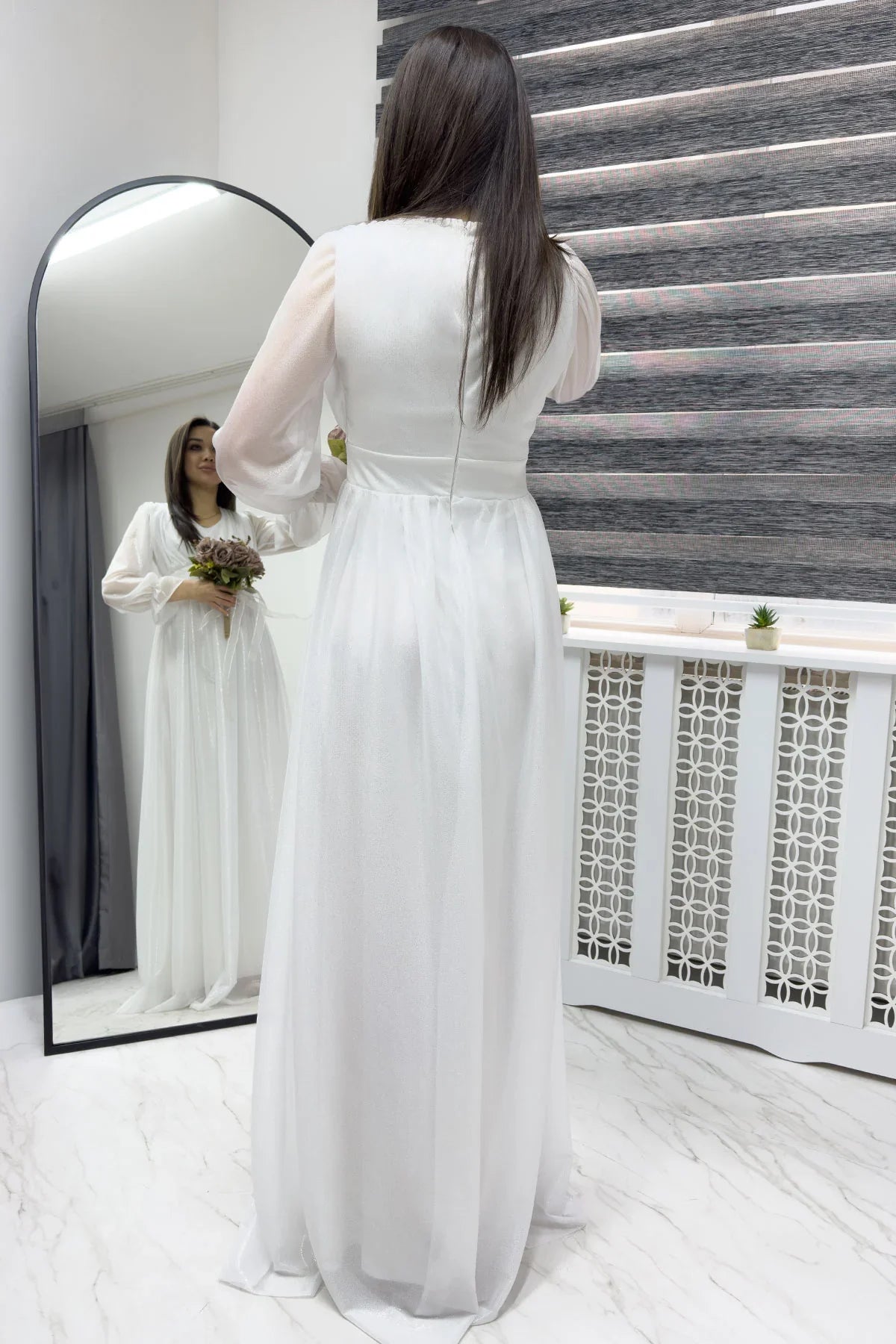 Simli Beyaz V Yaka Tül Abiye Elbise

