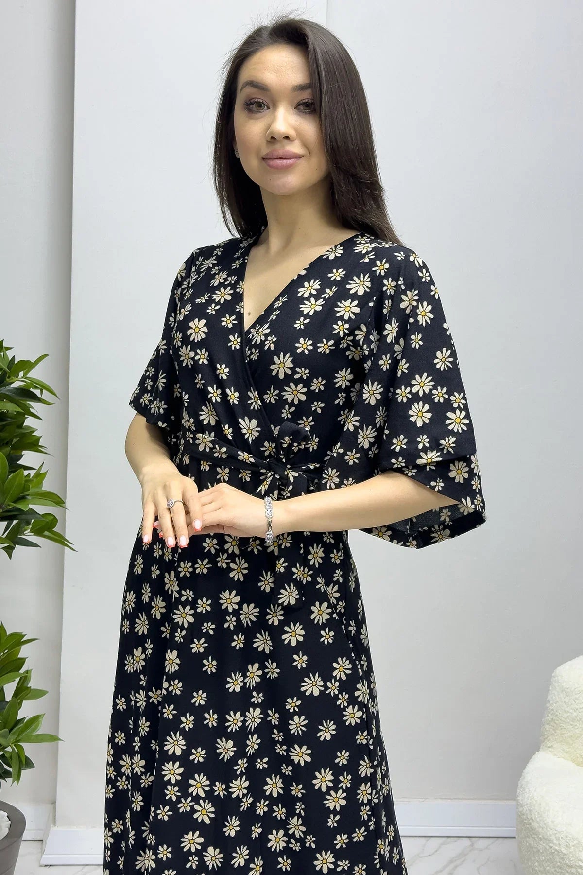 Siyah Krep Papatya Desen Valonlu Elbise