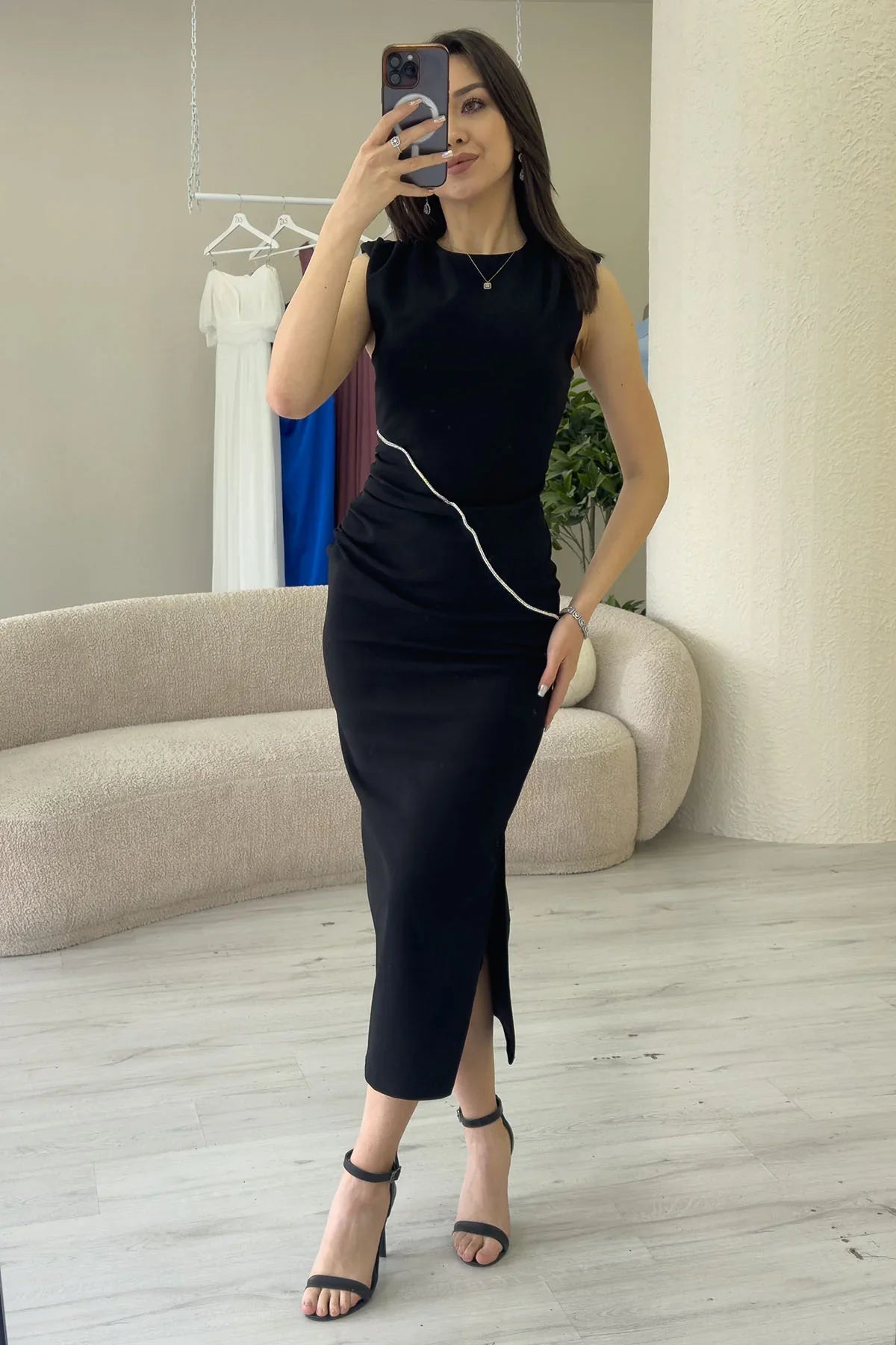Kadın Siyah Midi Kalem Form Taş Detay Sıfır Kol Elbise