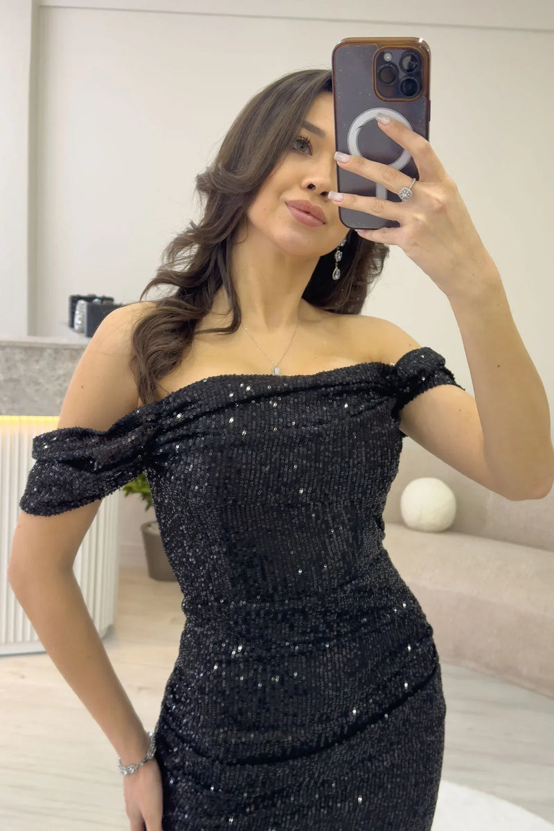 Siyah Asimetrik Etek Düşük Omuz Midi Boy Payet Abiye Elbise