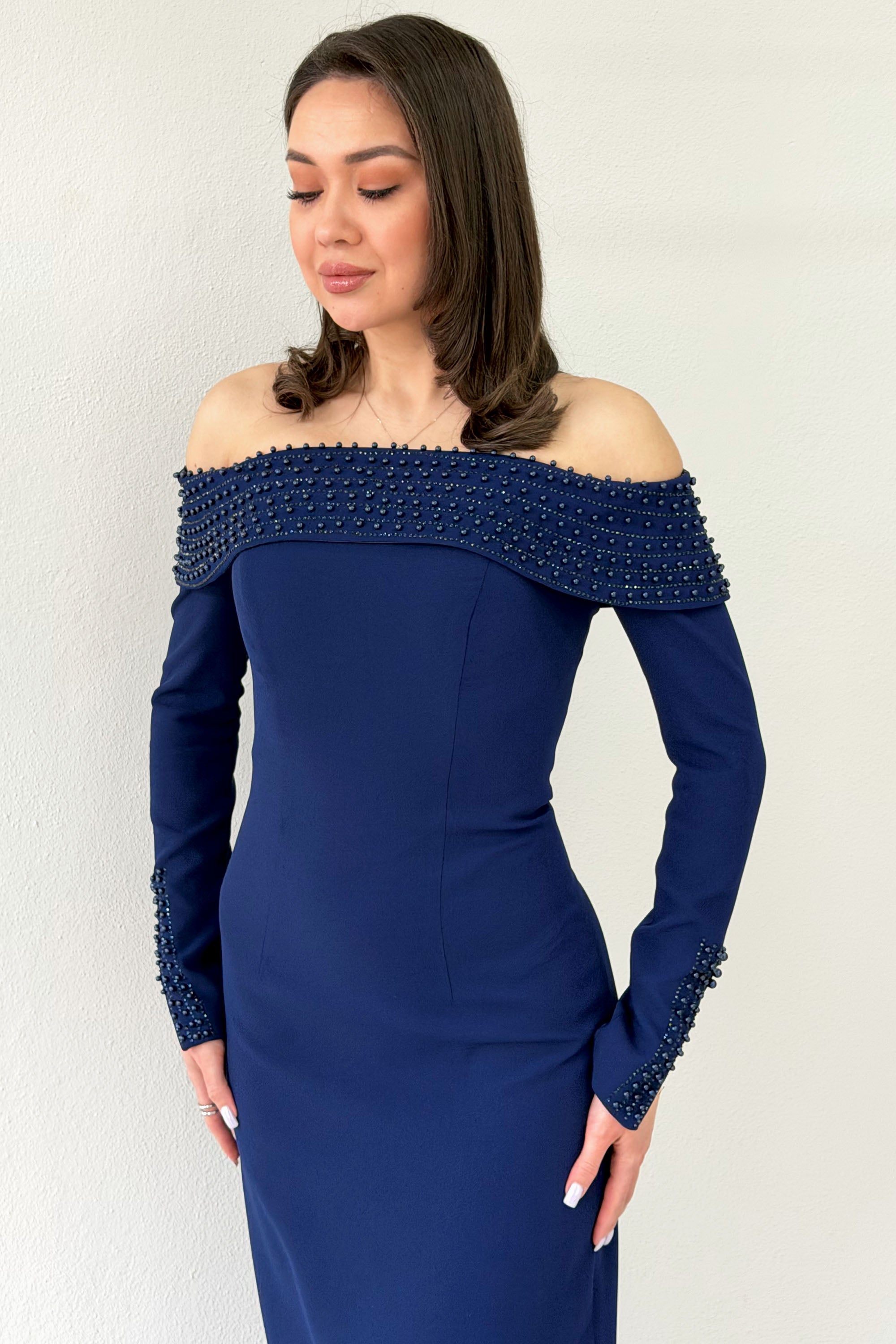 Lacivert Madonna Yaka Boncuk İşlemeli Uzun Kol Balık Abiye Elbise 