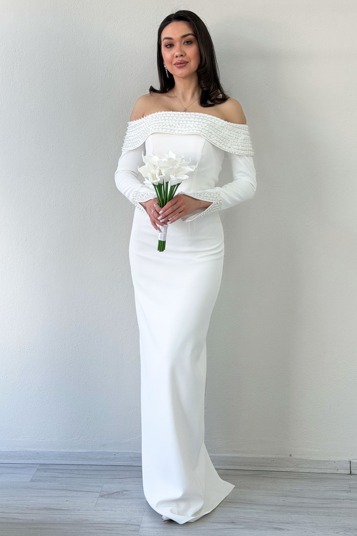 Beyaz Madonna Yaka Boncuk İşlemeli Uzun Kol Balık Nikah Abiye Elbise