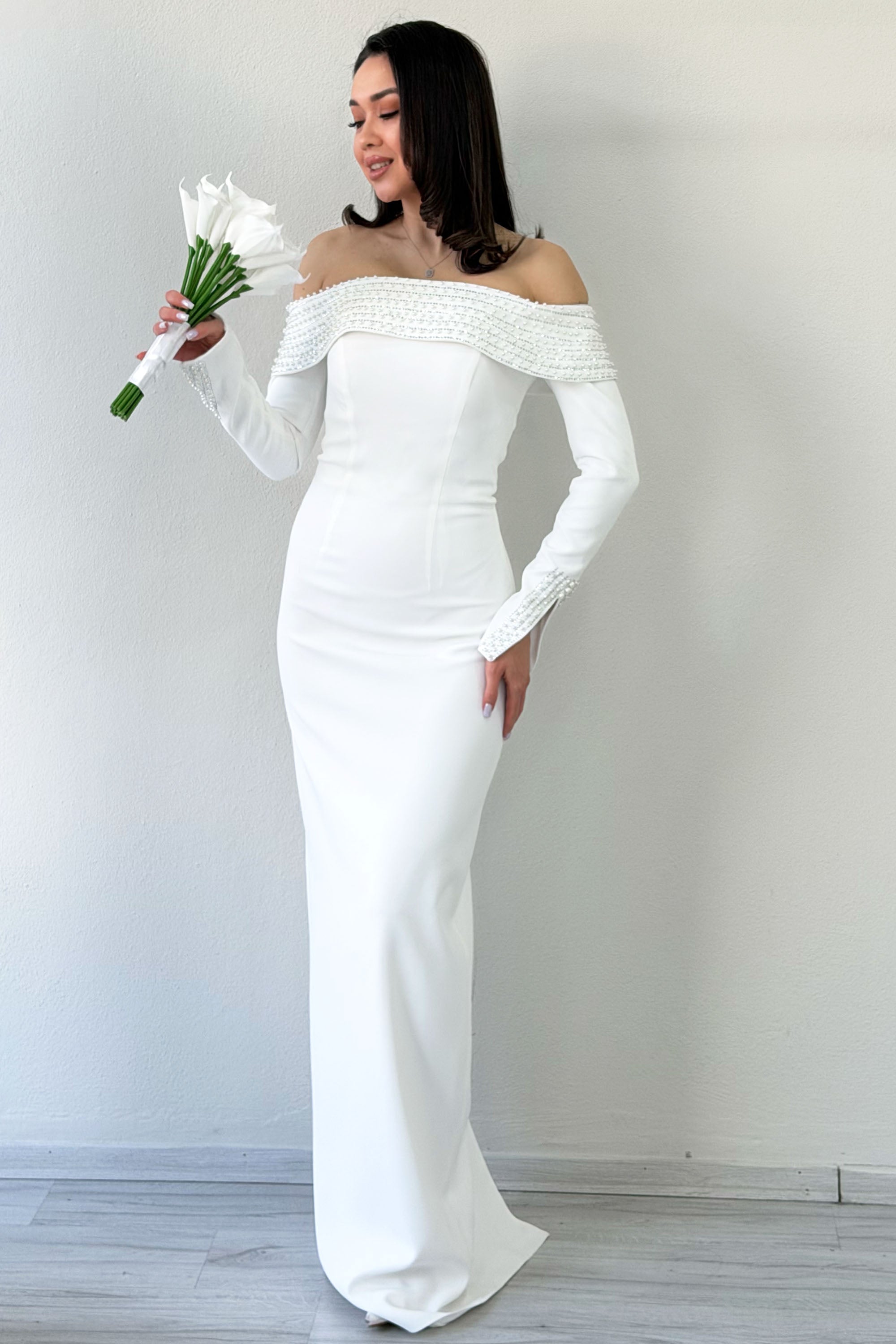 Beyaz Madonna Yaka Boncuk İşlemeli Uzun Kol Balık Nikah Abiye Elbise