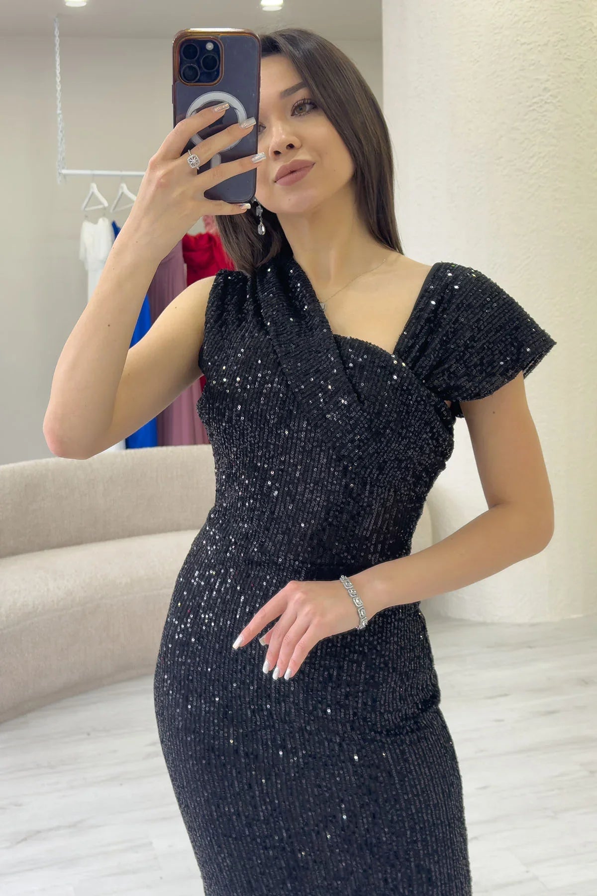 Kadın Siyah  Asimetrik Yaka Pul Payet Büyük Beden Balık Abiye Elbise