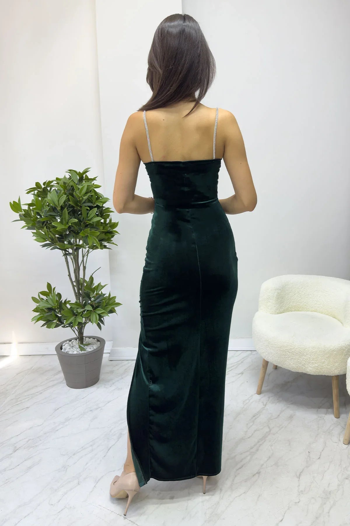 Kadın Zümrüt Yeşili Taş İnce Askılı Yırtmaçlı Kadife Yeni Sezon Abiye Elbise

