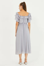 Arka detay volanlı gri kadın büyük beden kuşaklı şifon elbise 