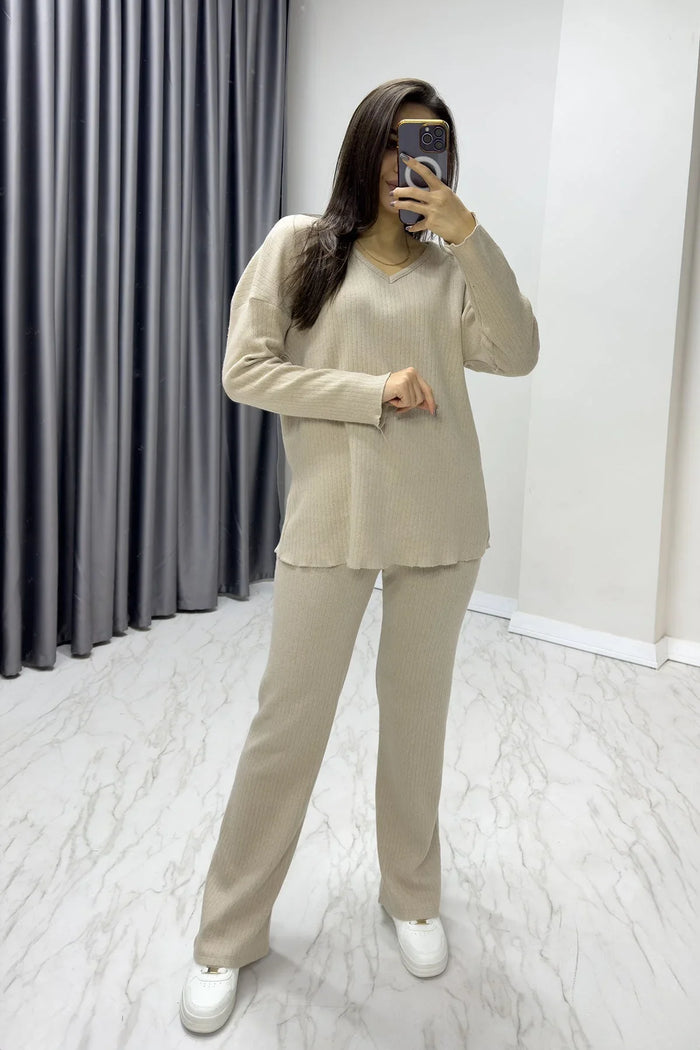 Kadın Ekru V Yaka Alt Üst Takım - Elbise Delisi