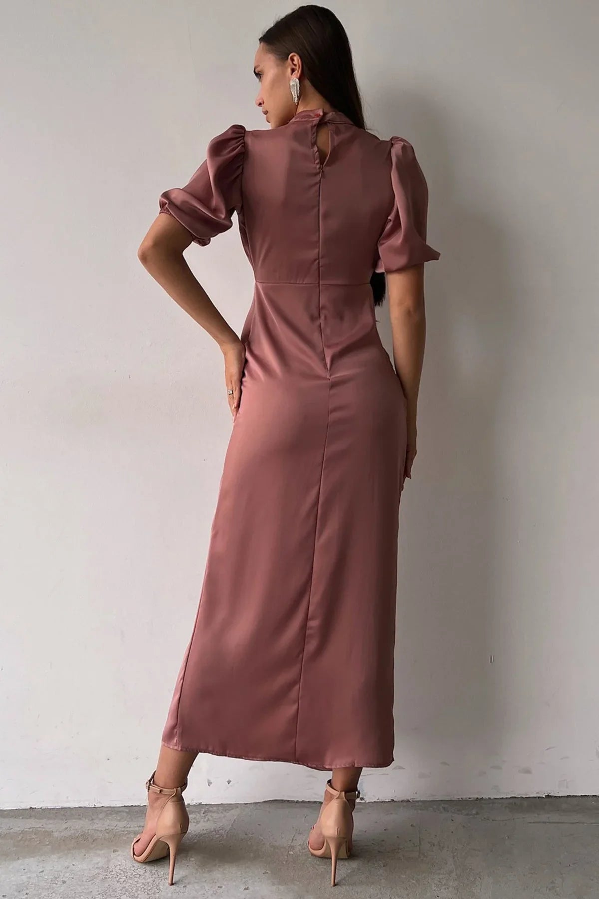 Kadın Saten Balon Kol Drapeli Yırtmaç Detaylı Abiye Elbise-Gül Kurusu - Elbise Delisi