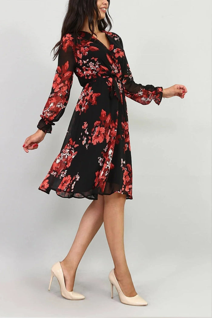 Siyah Nar Çiçeği Kruvaze Yaka Şifon Büyük Beden Kısa Elbise - Elbise Delisi