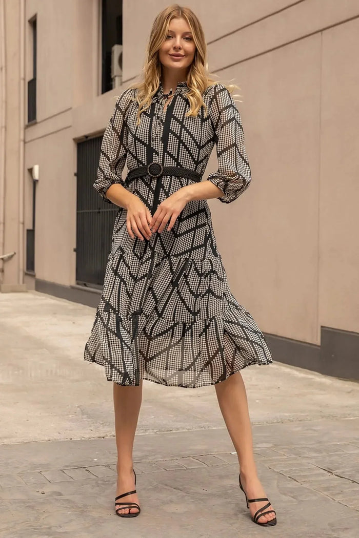 Siyah Puantiyeli Yaka Bağlamalı Kemerli Büyük Beden Şifon Elbise - Elbise Delisi