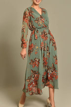 Yeşil Çiçek Desenli Şifon Kruvaze Lastikli Kuşaklı Uzun Elbise 